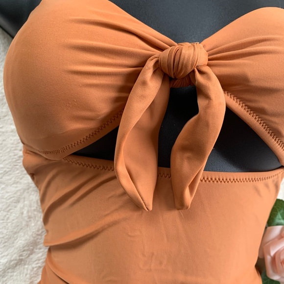 Aerie one-piece strapless swimsuit - Picture 2 of 9